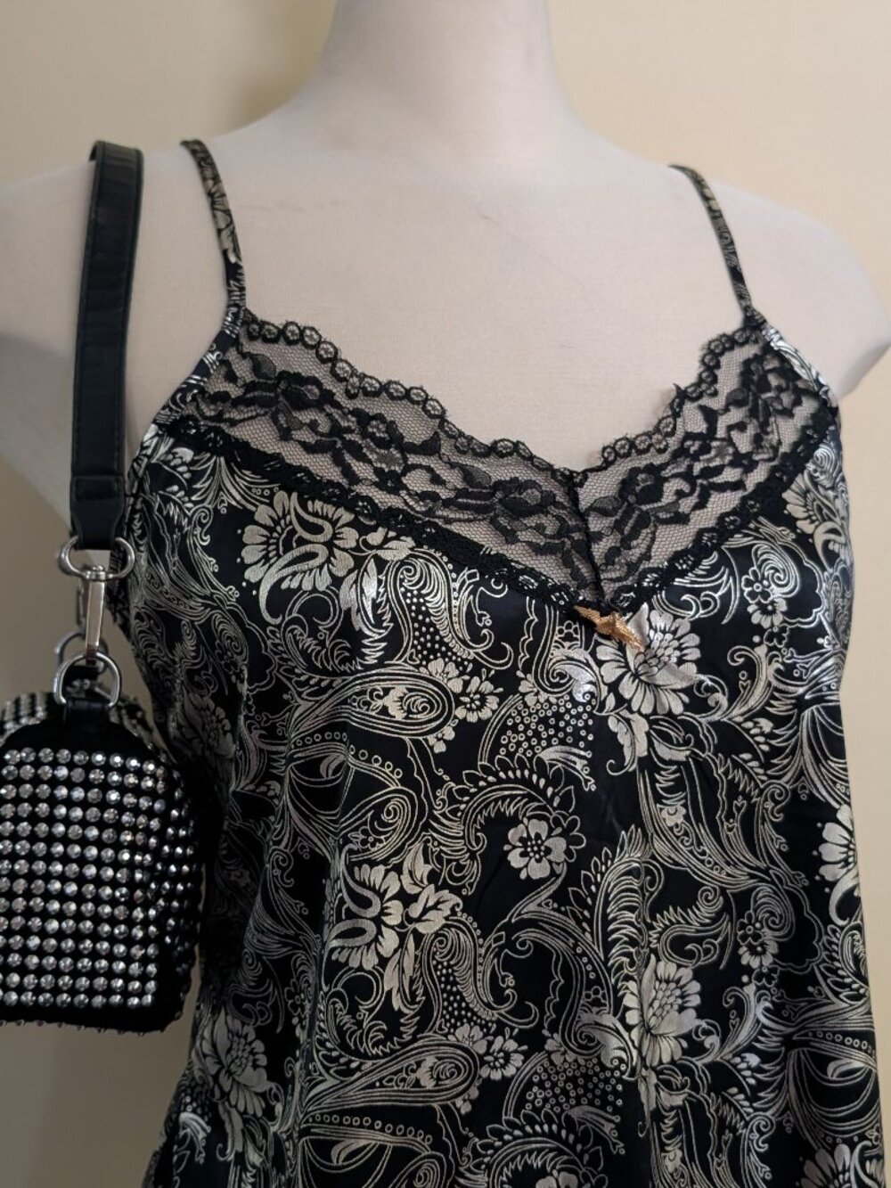 90s GOLD PAISLEY PRINT VINTAGE SATIN TANK TOP